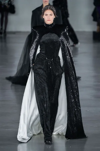 Look 75